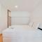Modern and Comfort Look Studio Kingland Avenue Apartment By Travelio