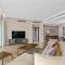 Sophisticated 3 Bed Palm Jumeirah w Beach Access - Dubaj