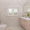 Awesome Home In Ruzic With Jacuzzi - Ružić