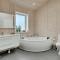Stunning Home In Væggerløse With Wifi - Bøtø By