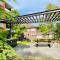 Charming and cozy 3 Bedroom Condo Parking, Wi-Fi