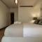 Top Floor Gem: 3BR, Huge Veranda