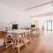 Noble beach villa with private garden and pool - استوريل
