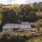 Topsy Turvy and Hillside Spa at Tregoose Old Mill - 纽基