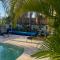 Manta Stays Resort-Style Tropical Oasis