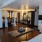 Q-Bar & Guesthouse