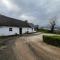 Private Thatched Cottage - with views - 莱特肯尼