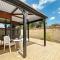 Carinya Cove - swimming pool, pet friendly, fireplace