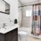 Charming 3BR 2Bth Apt ENJOY the 8th Street - ميامي