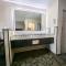 Comfort Suites Airport