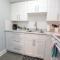 Dolphin Updated Cottage On River - 1 Mile to Beach Kitchen Washer Dryer