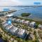 Latitude Adjustment Penthouse by Coastal Chic - برادنتون