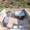 Stylish Duplex 3 Bedroom Jacuzzi, BBQ, Scenic Views