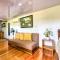 Colibri Ecolodge 3 minutes walk to beach and town