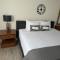 1508- Heart of Waikiki with Kitchen-Free Parking-King Bed-Corner Unit