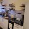 Oheneba Tema - Luxury Hot -Tub Retreat with Wi-Fi