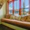 Pool and Hot Tub Access Breck Condo with Mtn Views - 布雷肯里奇