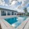 Canal-Front Fishing and Pool North Port Home - 北港