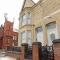Room 3 at Jubilee House - Free Parking, Self Check-In, Fast WiFi and Smart TV by Yoko Property - Liverpool