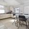 Room 3 at Jubilee House - Free Parking, Self Check-In, Fast WiFi and Smart TV by Yoko Property - Liverpool