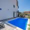 Lush apartment with private pool - Kukci