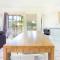 Boyne Island Motel and Villas