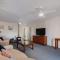 Retreat on Broadwater, pet friendly Retreat on Broadwater, pet friendly