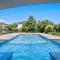 Simple & Sweet Mango Hill Home - Big Patio