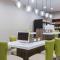 Days Inn & Suites by Wyndham Houston NW Cypress