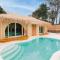 Barbara Bali Pool Villa - 巨济