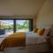 Radiant and Secluded Villa with Pool - روفينج