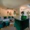 Radiant and Secluded Villa with Pool - روفينج