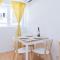 Host Wise - Sweet Sunny Flat with Balcony - 加亚新城