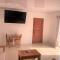 Emerald Luxe Suites