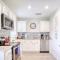 Glow it Up Cottage in San Jose Sleeps 9 - 杰克逊维尔