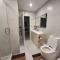 Bright & Spacious Budget Friendly Rooms in West Auckland Perfect for Solo or Couple Travellers - Auckland
