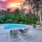 Luxe Poolside Escape in Julington Creek - 杰克逊维尔