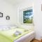 HOLIDAY HOUSE Ose