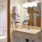 Super 8 by Wyndham Vancouver East - Vancouver