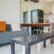 Comfort and Minimalist 2BR at Sky House BSD Apartment By Travelio - 当格浪