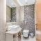 Waves - Spacious Apt with Balcony & Pool - Dubaj