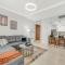 Waves - Spacious Apt with Balcony & Pool - Dubaj