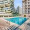 Waves - Spacious Apt with Balcony & Pool - Dubaj
