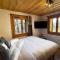 Chalet Close to Megève and the Ski Slopes - 阿尔利河畔普拉兹