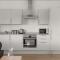 Comfortable Modern Apartment in Swindon, FREE parking sleeps up to 5