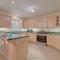 Spacious home with deck and fire pit - 布鲁斯特