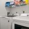 Walk to beach Secluded and private home and backyard - بروستر