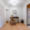 Vibrant Downtown, King Bed, Work Desk & Kitchen