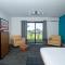 Royal 7 Budget Inn Motel