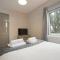 Large 4-Bed House in Doncaster - Sleeps 11 Adults with FREE Parking - Hosted by Stay Host Save - Doncaster